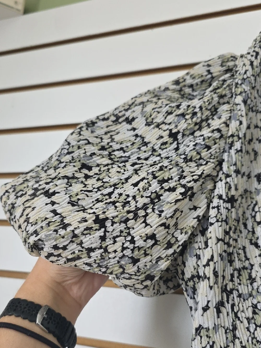 ASTR The Label Floral Tie Front Blouse Large
